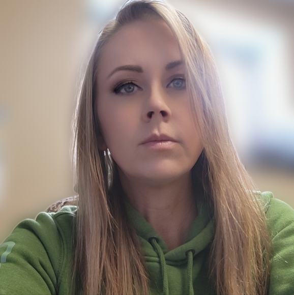 Meet your Posher, Allison - Picture 1 of 1